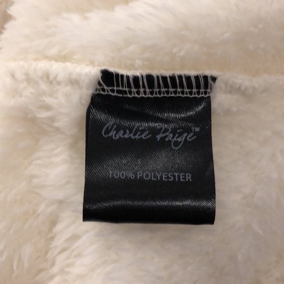 Charlie Paige white faux fur cape jacket pockets and hood M/L - Picture 8 of 9